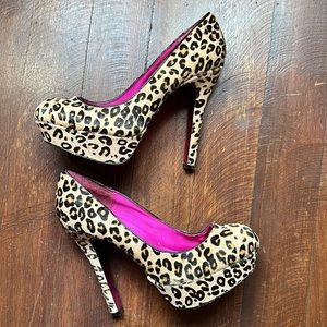 Betsy Johnson Cheeta Platform Heels size 8